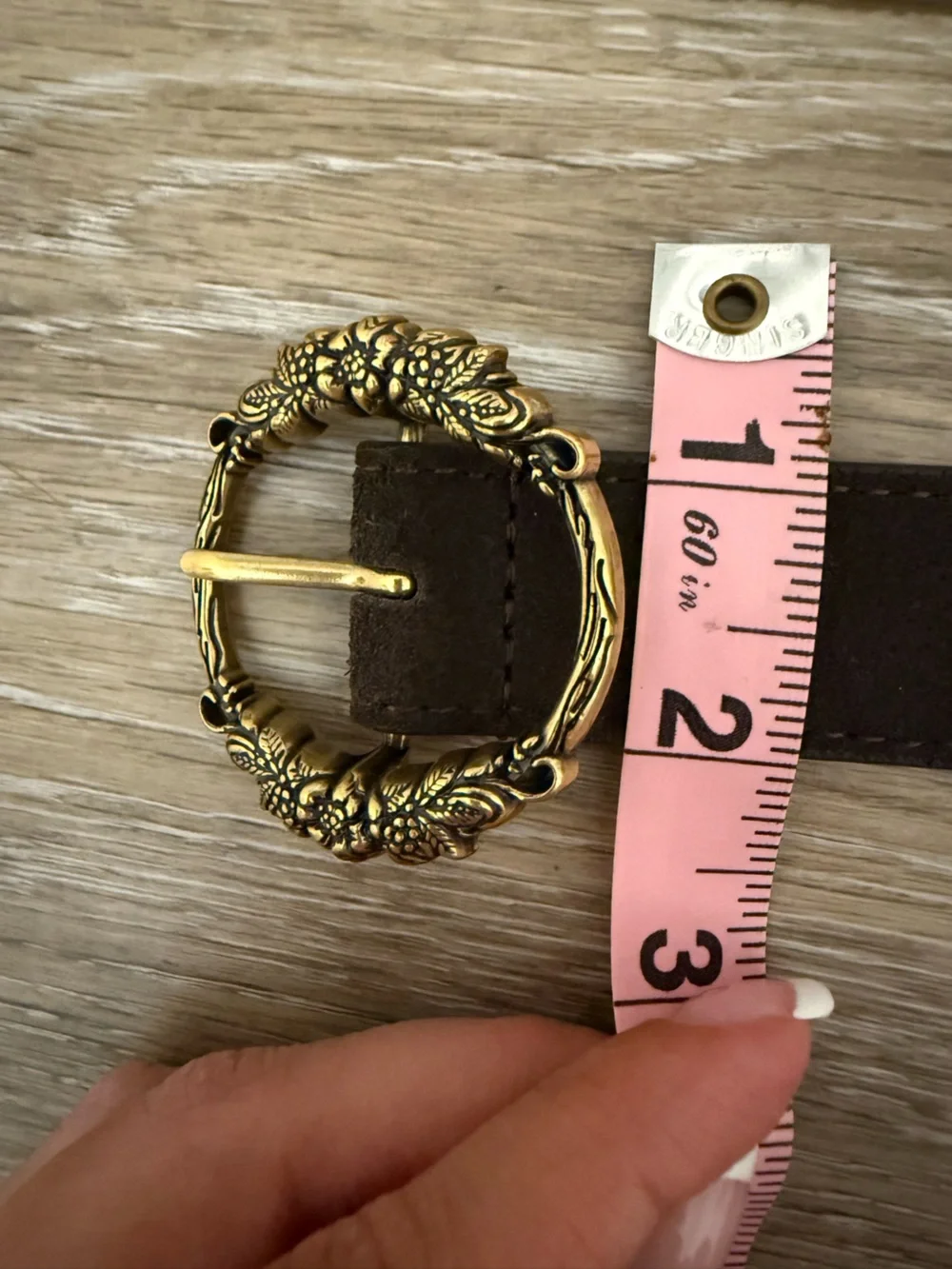 🤎American Eagle Brown suede belt with floral buckle - size medium 🤎